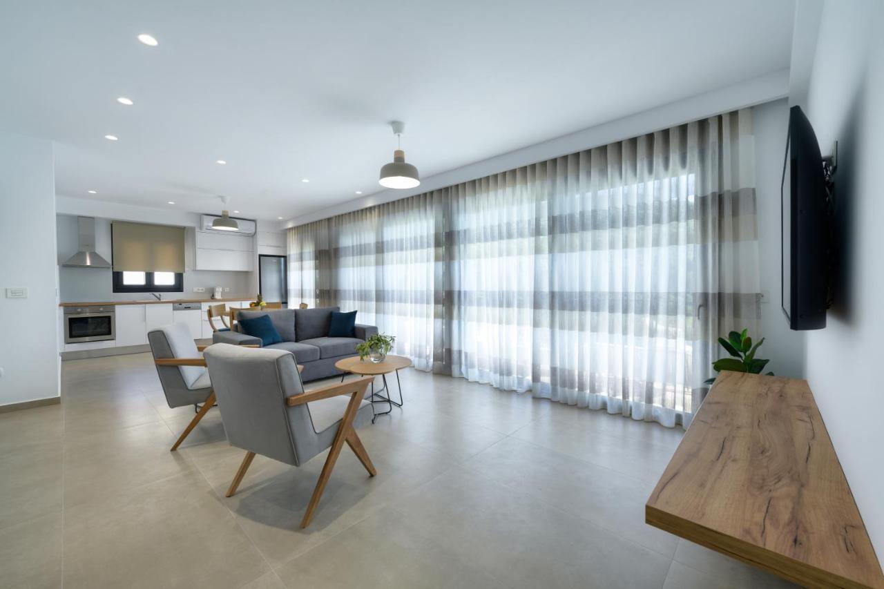 Suites Of Happiness Parga Exterior photo