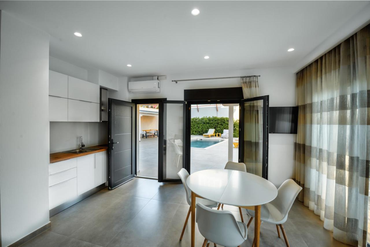 Suites Of Happiness Parga Exterior photo